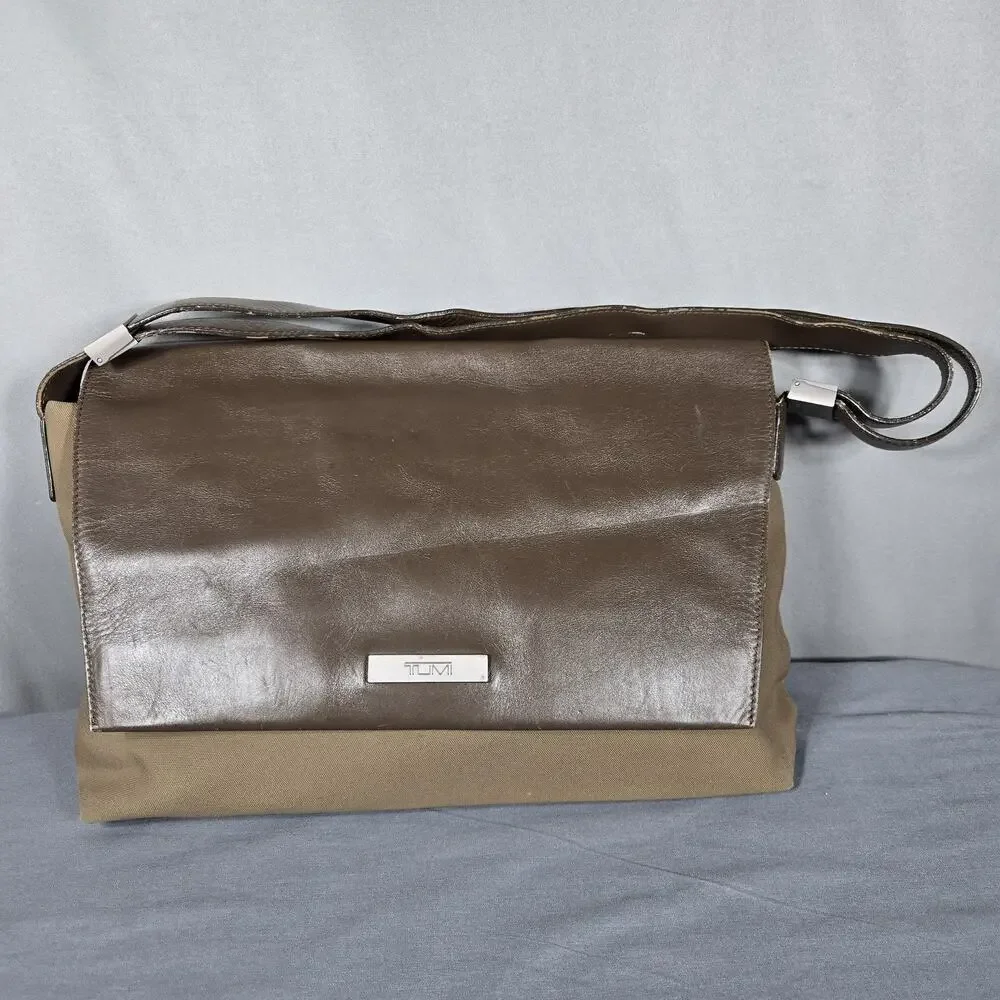 Tumi Alpha 96108DH Brown Leather Canvas Messenger Bag Briefcase Commuter TPass